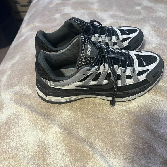 Nike Men's Black and Gray Sneakers - Picture 1 of 3